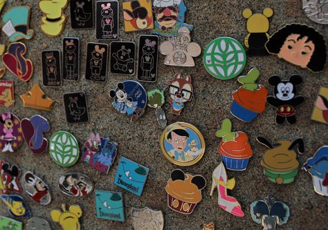 5 Helpful Tips for First Time Pin Trading at Walt Disney World in 2021 Discount Disney World Tickets, Rare Disney Pins, Disney Pins Sets, Disneyland Secrets, Disney Honeymoon, Disney Pins Trading, Disney Pin Trading, Disney Tickets, Disney World Tickets