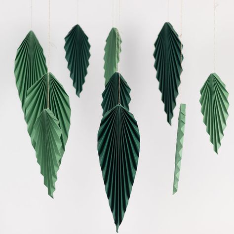 Transform Your Space With Our Set Of 6 Mixed Green Leaves Hanging Paper Fans. Perfect For Jungle Or Tropical Theme Parties. ✓ Get Yours Now! Jungle Theme Party, Tropical Theme Party, Jungle Theme Parties, Tropical Palm Leaves, Paper Leaves, Paper Fans, Tropical Theme, Theme Parties, Jungle Theme