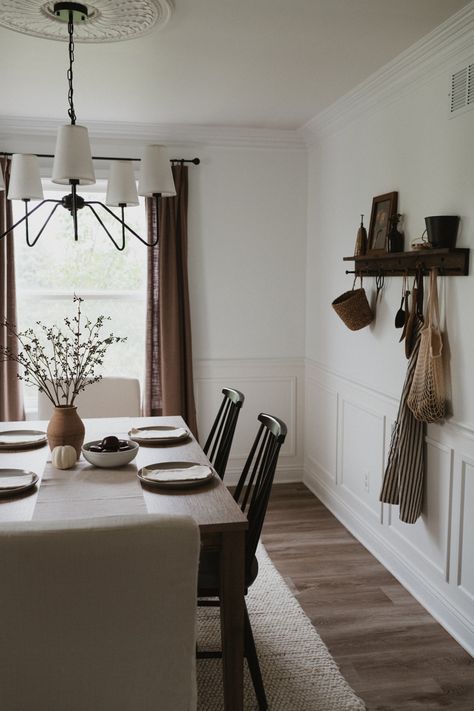 Dining Room Peg Rail, Dining Rooms With Chair Rail, Peg Rail Dining Room, Picture Rail Dining Room, Chair Rail Ideas Dining Room, Modern Colonial Dining Room, Dining Room Black Table, Charcoal Dining Room, Dining Room Moody