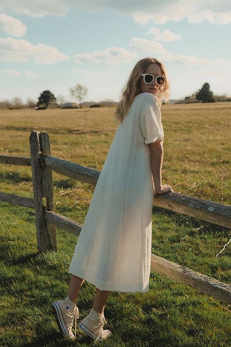 Masters Graduation Pictures, Free People White Dress, Mode Pop, Long Tee, Mode Inspo, Looks Style, Tee Dress, Trending Dresses, Free People Dress