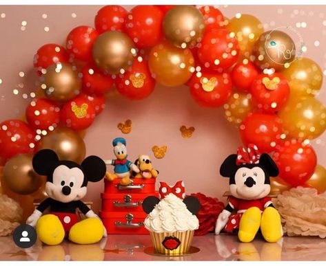 Mickey Mouse Cake Smash, Mickey Mouse Smash Cakes, Photoshoot Backdrops, Smash Cakes, Mickey Mouse Cake, Minnie Y Mickey Mouse, Ideas Cumpleaños, Smash The Cake, Mouse Cake