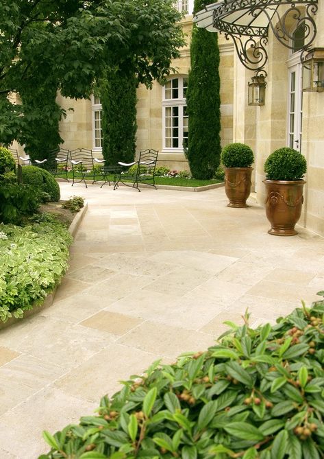 Spanish Style Patio, Modern Spanish Style, Modern Garden Landscaping, Outside Flooring, Limestone Paving, Exterior Tiles, Outdoor Gardens Design, Green Garden, Spanish Style