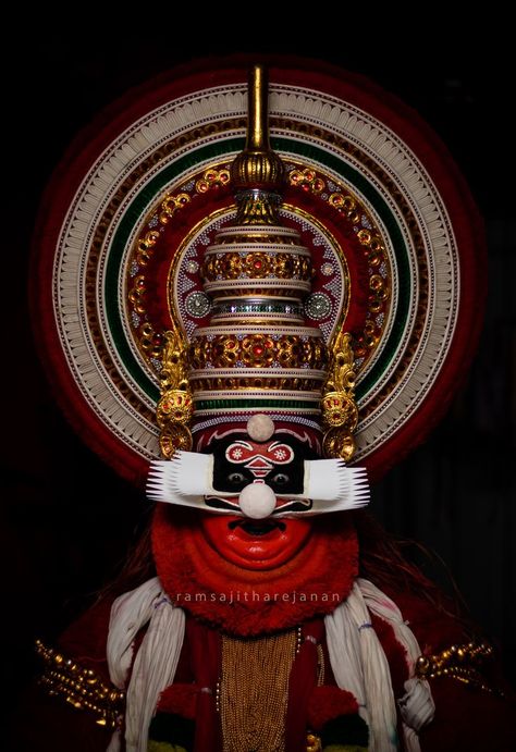 kadhakali photography Kadhakali Photography Hd, Kadhakali Photography, Bharatanatyam Poses, Kerala Mural Painting, Wallpaper Photo Gallery, Wallpaper Photo, Indian Folk Art, Exotic Fish, Indian Culture