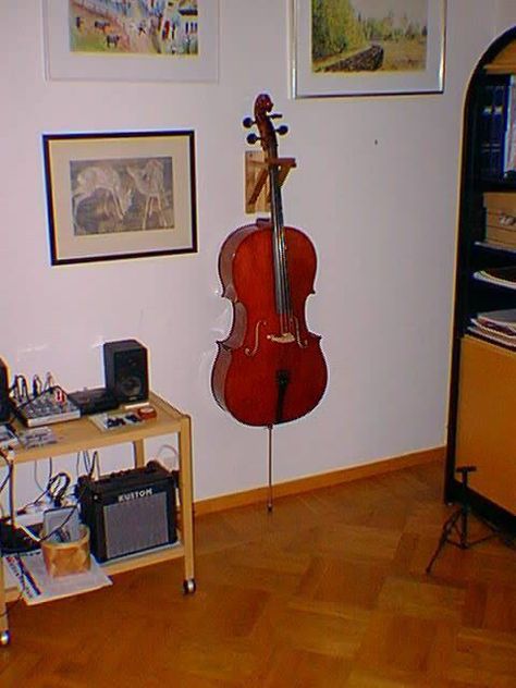 Cello Tattoo, Musical House, Music Store Design, Cello Stand, Home Music Rooms, Cello Music, Learn Violin, Cellos, Reading Music