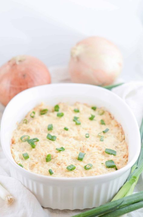 This Garlic Parmesan Dip Recipe with Chicken is a winner. Keto-friendly and well-suited for healthier lifestyles without missing any of the flavor. Canned Chicken Parmesan, Fast Easy Supper, Garlic Parmesan Dip, Chicken Parmesan Dip, Parmesan Dip Recipe, Cauliflower Cheese Bake, Wedge Salad Recipes, Parmesan Dip, Recipe With Chicken