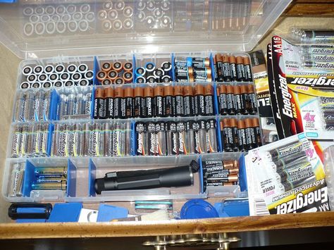 Battery Organization Storage, Batteries Organization, Battery Tools Storage, Battery Storage Organizers, Battery Organization, Organize Batteries Junk Drawer, Organizer Aesthetic, Battery Organizer, Train Table Layout