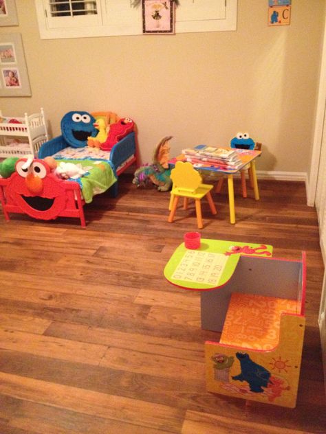 Sesame Street Toddler Bedroom Furniture Elmo Bedroom Ideas Toddlers, Elmo Room Ideas Bedrooms, Street Room Decor, Pinterest Bedroom Ideas, Elmo Bedroom, Modern Toddler Bedroom, Sesame Street Room, Sesame Street Bedroom, Toddler Bedroom Furniture