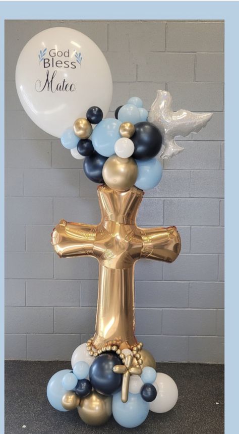 Cross Balloon Centerpiece, Boy Communion Centerpieces, Confirmation Decorating Ideas Simple, 1st Holy Communion Decorations, Boys Communion Decor, First Communion Balloon Decorations, Christening Centerpieces Boy, Communion Party Ideas Boys, Communion Centerpieces For Boys