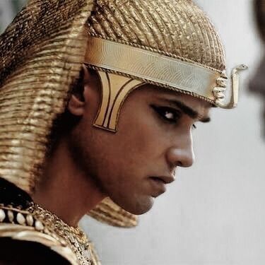 Ancient Egypt Aesthetic, Egyptian Aesthetic, Egypt Aesthetic, Prince Of Egypt, Gods Of Egypt, Egyptian Women, Egyptian Mythology, Aesthetic People, Egyptian Gods