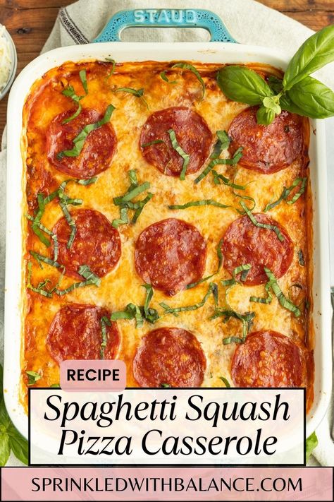 Spaghetti Squash Pizza Casserole Spaghetti Squash Pizza Bake, Spaghetti Squash Pizza Casserole, Pizza With Chicken, Spaghetti Squash Pizza, Spaghetti Squash Recipes Healthy, Weight Watchers Meals Dinner, Squash Pizza, Lean Protein Meals, Spaghetti Squash Casserole