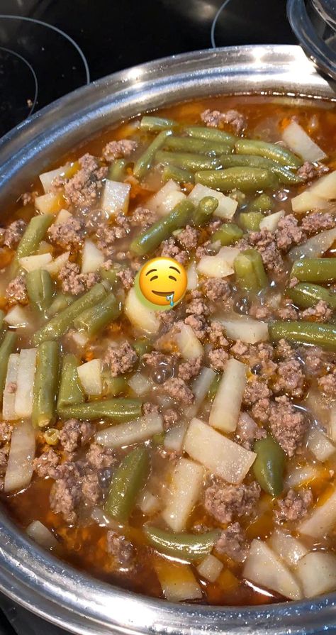 Homemade Picadillo With Green Beans - Easy DIY Recipes Cocido Recipe, Beef And Green Beans Recipe, Mexican Green Beans, Mexican Entrees, Picadillo Recipe, Green Chile Recipes, Can Green Beans, Green Beans And Potatoes, Frozen Green Beans