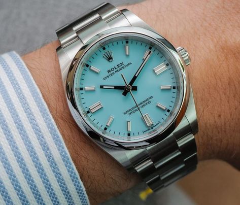 Aesthetic Watches, Rolex Blue, Mens Watches Expensive, Watch Aesthetic, White Watches For Men, Black And Gold Watch, Cheap Watches For Men, Fancy Watches, Trendy Watches