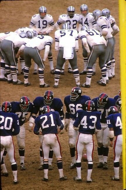 Cowboys-Giants '60's Cowboys Vs Giants, Ny Giants Football, Dallas Cowboys Images, Cowboys Players, Dallas Cowboys Football Team, How Bout Them Cowboys, New York Giants Football, New York Football, Nfl Football Players