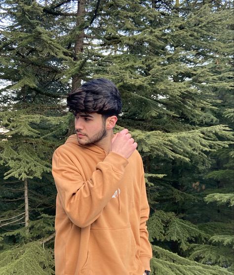 Hoodie Poses, Vlog Aesthetic Background, Black Mask Aesthetic, Boyz Dpz, Islamic Photo, Attitude Stylish Boys Pic, Men Fashion Photoshoot, City Life Photography, Boys Pic