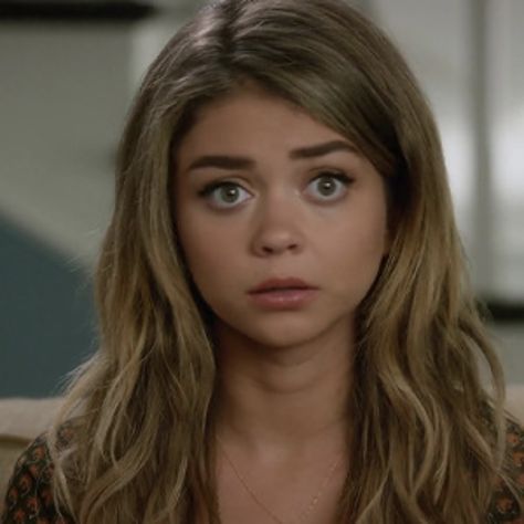 Sarah Hyland Short Hair, Hailey Modern Family, Hailey Dunphy, Sarah Hyland Hair, Haley Modern Family, Modern Family Haley, Haley Dunphy, Michelle Trachtenberg, Sarah Hyland