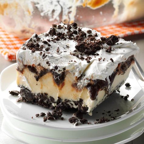 Ice Cream Cookie Dessert, 15 Minute Desserts, Cream Desserts Recipes, Oreo Ice Cream Cake, Oreo Desserts, Fudge Ice Cream, Coconut Dessert, Oreo Ice Cream, Brownie Desserts