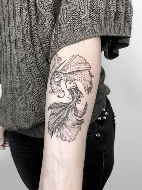 Shaded Koi Fish Tattoo, Womens Koi Fish Tattoo, Betta Fish Tattoo Ideas, Fighter Fish Tattoo, Beta Fish Tattoos, Koi Fish Tattoo Traditional, Beta Fish Tattoo, Betta Tattoo, Betta Fish Tattoo