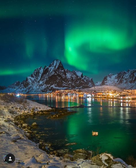 Lofoten Northern Lights Norway Photographs, Northern Lights Village, Norway Northern Lights, Winter Landscaping, Beautiful Winter Pictures, Night Landscape Photography, Lofoten Norway, Northern Lights Norway, Northern Lights (aurora Borealis)