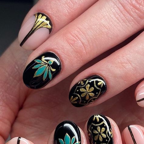 Shelby Hess | Nail Artist on Instagram: "Have you ever started off saying “We’ll do a couple complicated nails and a couple simple nails to give it balance” and then end up with EVERY NAIL BEING AWESOME??? I could live in these nails. #GreatGatsby eat you heart out. #newyearsnails for the win Inspired by Victorian jewelry and #avantgarde design . . . @lightelegancehq @chemist.jim jimmy gel, tack, airbond, Super Shiny @dulcenailsprinkles gold embossing gel 😍 Available @blyssnailsupply . . . #avantgardenails #greatgatsbyparty #greatgatsbytheme #greatgatsbynails #newyearsnails #newyearnails #newyearnewnails #scratchmagazine #nailsmag @nailsmagazine #winternails #goldnails #handpaintednails #nailart #prettynails #lotusnails #nailjewels #nailtrends #fyp #nailinspo #nailideas" Art Nouveau Nail Art, Art Nouveau Nails, Complicated Nails, Gatsby Nails, Victorian Nails, Moody Nails, Great Gatsby Theme, Gold Embossing, Gold Nail Designs