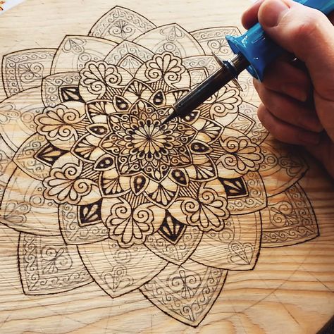 1,369 Likes, 25 Comments - Robbie (@rob.c.art) on Instagram: “Progress shot of my woodburning piece! For anyone who has messaged me asking what tool I'm using…” Wood Burning Tips, Woodburning Projects, Pyrography Art, Wood Burning Crafts, Carving Patterns, Wood Burning Patterns, Wood Burning Art, Wood Engraving, Mandala Drawing