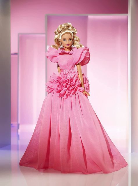 HCB74 | Barbie Doll, friends and family history and news. From 1959 to the present … Barbie Convention, Barbie Pink Dress, Barbie 90s, Dress Barbie Doll, Barbie Dolls For Sale, Barbie Signature, Play Barbie, Pink Doll, Pink Collection