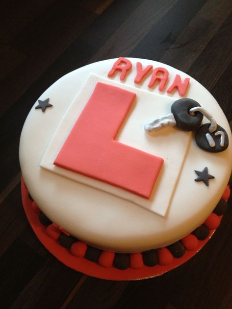 Learner Driver Cake, 17th Birthday Cake Boy, 17th Birthday Cakes, 17th Birthday Cake Ideas, Cake 17th Birthday, 17th Cake, Birthday Cake Ideas For Boys, Transport Cake, Cake Ideas For Boys