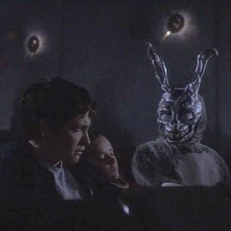 Donnie Darko Aesthetic, Donnie Darko Wallpaper, Jake G, Donnie Darko, Retro Horror, Jake Gyllenhaal, Beautiful Dark Art, Scary Movies, Movie Scenes