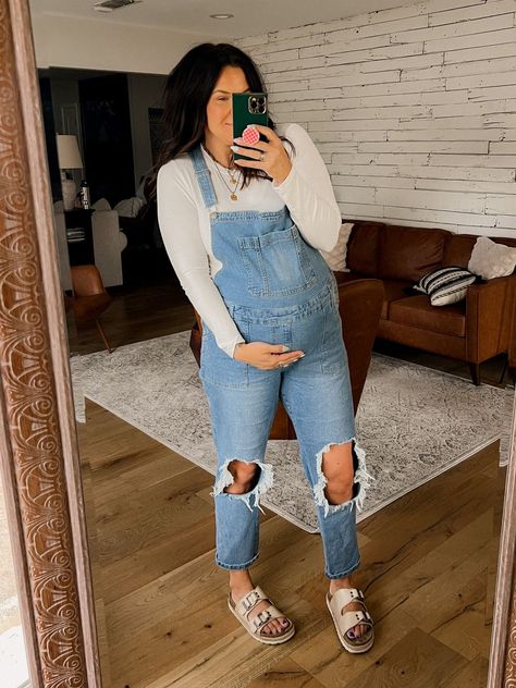 Sports Maternity Outfit, Birkenstock Maternity Outfit, Overall Maternity Outfit, Summer Maternity Outfits Midsize, Overalls Maternity Outfit, Maternity Mom Jeans Outfit, Maternity Overalls Outfit Fall, Maternity Outfits With Jeans, Curvy Maternity Outfits