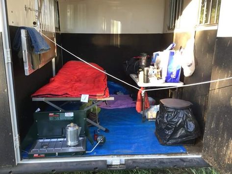 Horse camping Horse Camping Hacks, Horse Trailer Camping, Horse Trailer Organization, Goat Ideas, Horse Hacks, Horse Camping, Horse Travel, Horse Float, Barrel Racing Tips