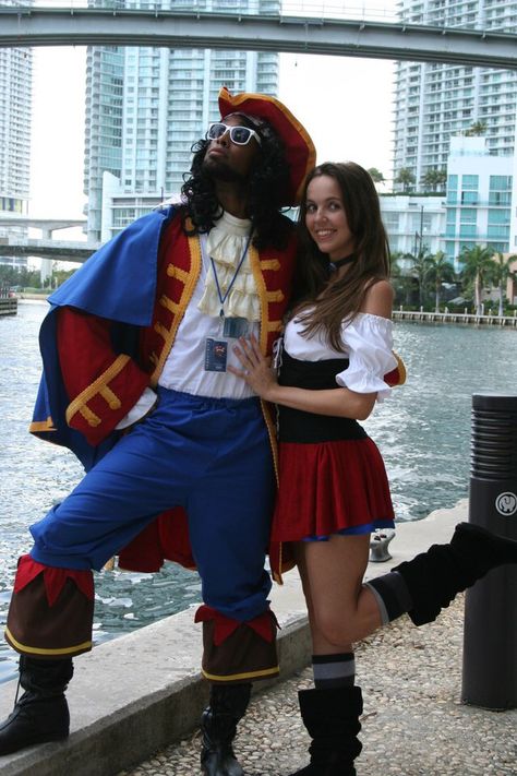 Captain Morgan Costume, St Pauli Girl, St Pauli, Captain Morgan, Girl Costumes, Costume Ideas, Halloween Costume, Halloween Party, Halloween Costumes