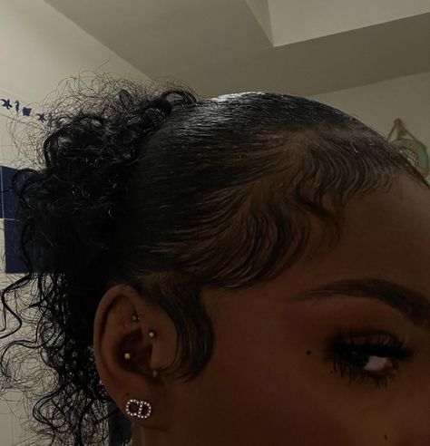 Dramatic Edges Natural Hair, Curly Hairstyles For Black Women Short, Edges Inspiration, Slick Buns, Taper Hairstyle, Pretty Edges, Hair Flicks, Hair Slick, Straight Hair With Bangs