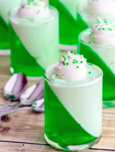 Green Jello and Cream St. Patrick's Day Parfait Jello Parfait, Decorated Food, Villain Party, Festive Dessert Recipes, Parfait Recipe, St Patties, St Patrick Day Treats, Green Desserts, March Crafts