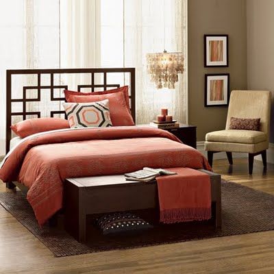 burnt orange Red Sheets, Warm Bedroom, Brown Bed, Bench Plans, Bed Bench, Bedroom Bench, Foot Of Bed, Bench With Storage, Bed Room