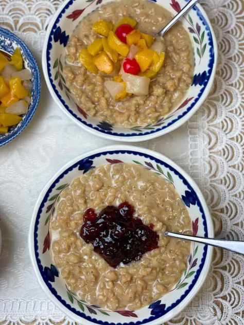 Slow Cooker Old Fashioned Sweet Barley Pudding - Traditional Plant-Based Cooking Sweet Barley Recipe, Breakfast Barley Recipe, Potage Recipe, Breakfast Barley, Barley Pudding, Barley Recipe Healthy, Zoe Recipes, Barley Breakfast, Slow Cooker Rice Pudding