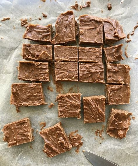 almond butter fudge Almond Butter Fudge, Butter Fudge, Homemade Fudge, Paleo Snacks, Healthy Ingredients, Gluten Free Treats, Healthy Family, Easy Cooking Recipes, Paleo Dessert