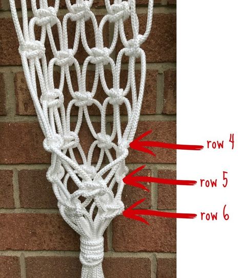 Screw a metal pole into an exterior wall and guests won't be able to take their eyes off it Bohemian Rooms, Hanging Herb Gardens, Hanging Herb Garden, Half Hitch Knot, Hanging Herbs, Makramee Diy, Modern Plant Stand, Yarn Wall Hanging, Large Macrame Wall Hanging