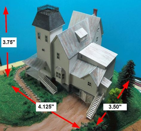 Animek Z AM-1014 Maitland House Kit: z.scale.hobo Beetlejuice Model Town, Diorama House Diy, Beetlejuice Miniature Town, Beetle Juice House, Beetlejuice 2024, Beetlejuice House, Diy Halloween Village, Beetlejuice Tattoo, Movie Houses