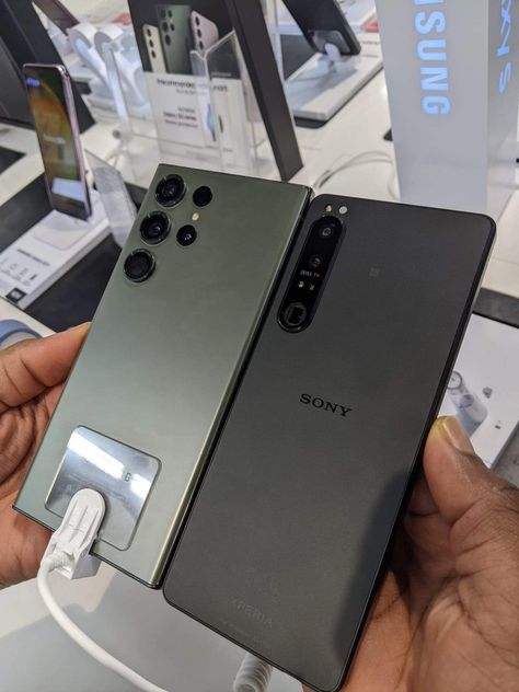 Sony Xperia 1 IV & Samsung Galaxy S23 Ultra . . Channel Youtube : ZAEL BUSTA for the side by side Xperia 1 IV $ Galaxy S23 Ultra Sony Xperia 1 Iv, Galaxy Notes, Mobile Audio, Mobile Phone Batteries, Samsung S23 Ultra, Cracked Screen, Girly Phone Cases, Cell Biology, Must Have Gadgets