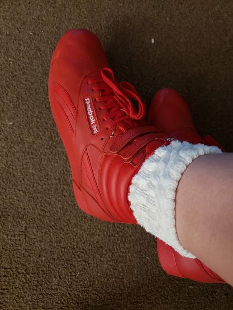 Reebok F/S HI Spirit Sneaker, Excellent red/White, 9 M US Reebok Classic High Tops, 80s Sneakers, Red Reebok, Reebok Freestyle, Slouch Socks, Blouse Models, High Shoes, 1980s Fashion, Reebok Shoes