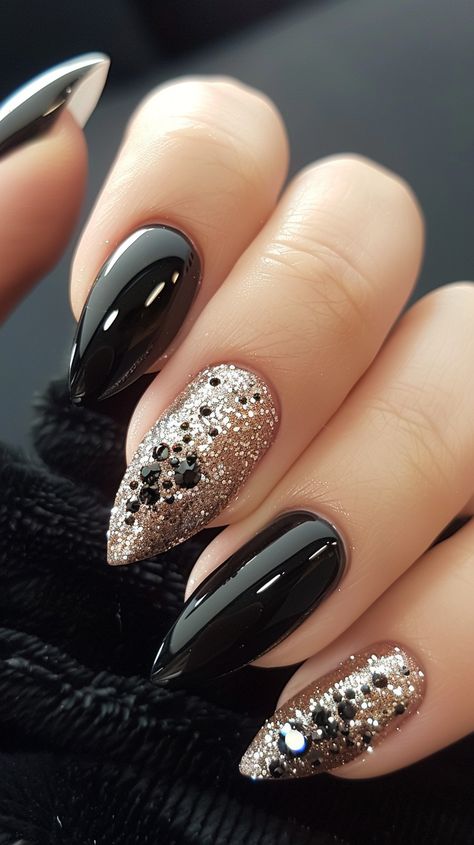 Black Colour Nail Art, Roaring 20s Nails, Flapper Nails, 1920s Nails, Black Wedding Nails, Champagne Nails, Prom Nail Designs, White Gel Nails, Fancy Nail Art