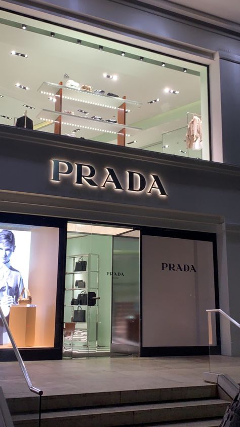 Prada Ambassador Aesthetic, Expensive Brands, Luxury Brands, Retail Design, Luxury Living, Moschino, Luxury Branding, Sephora, Showroom