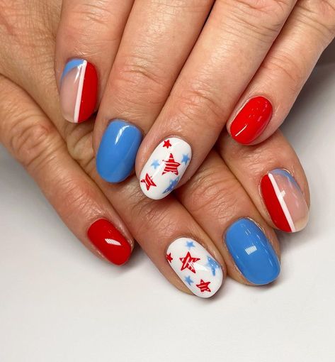 Sonya Low on Instagram: “Love these 4th of July nails ❤️🤍💙 . . #sonyas.nails #gels #gelnails #gelpolish #gel manicure #nailart #handpaintednailart #utahnails…” Simple Short Gel Nails, Nails In Red, Nails Gels, Short Gel Nails, 4th Of July Nails, Simple Gel Nails, Painted Nail Art, July Nails, Christmas Nail Designs