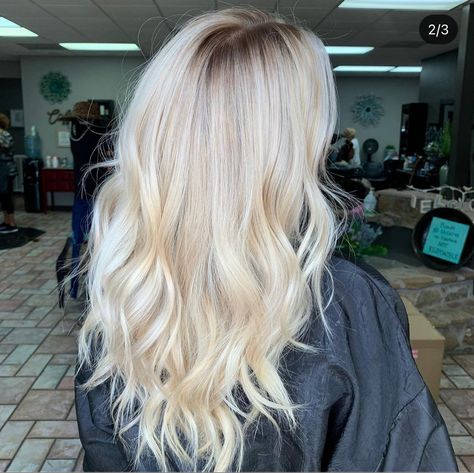 Cream Blonde Hair Dark Roots, Bright Blonde Hair With Dark Roots, Cream Blonde Hair Balayage Dark Roots, Platinum Blonde Hair Brown Roots, Platinum Blonde Hair Dark Roots, Bright Blonde With Shadow Root, Vanilla Blonde Balayage Dark Roots, Natural Platinum Blonde Hair, Cream Blonde Hair