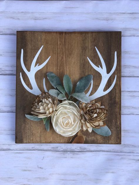 Antler With Flowers, Antler Nursery, Antlers With Flowers, Deer Nursery Decor, Antler Projects, Hunting Crafts, Deer Antler Crafts, Antler Ideas, Deer Antler Decor