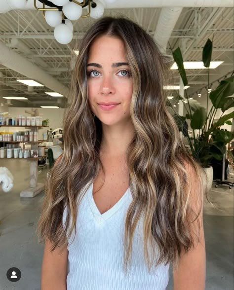 Hair Color Caramel Balayage, Hair Color Balayage Blonde, Brown Hair Color Balayage, Rose Brown Hair Color, Caramel Balayage Hair, Aesthetic Pictures Wallpaper, Rose Brown Hair, Caramel Hair Color, Asthetic Picture Wallpaper