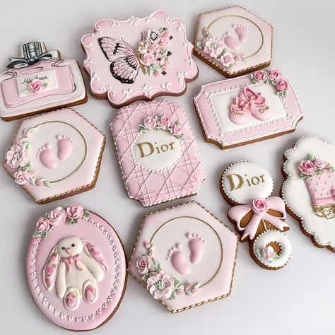 Boutique Cookies, Baby Shower Cookies Neutral, Minnie Mouse Cookies, Cookies Theme, Sugar Cookie Royal Icing, Baby Shower Treats, Pink Birthday Cakes, Fondant Cookies, Pretty Cookies