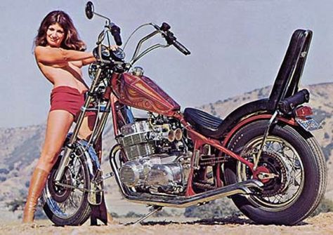 Motorcycle Vintage Chopper, Biker Baby, Chicks On Bikes, Old School Chopper, Best Scooter, Motorbike Girl, Cb 750, Chopper Motorcycle, Bobber Chopper