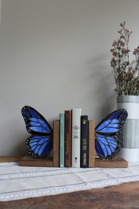 Butterfly Office Decor, Aesthetic Gift Shop, Blue Butterfly Decor, Butterfly Ideas Decoration, Cute Knick Knacks, Cute Bookends, Blue Butterfly Aesthetic, Butterfly Bookends, Office Decor Aesthetic