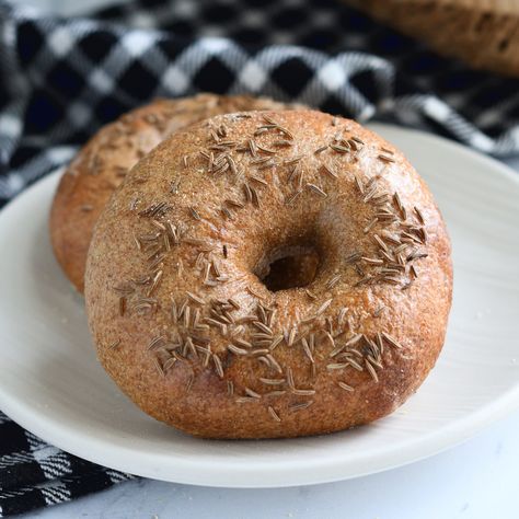 Sourdough Rye Bagels with Caraway Seeds Rye Bagels, Bagel Recipe Easy, Sourdough Rye, Sourdough Bagels, Best Bagels, Homemade Bagels, Caraway Seeds, Sourdough Recipes, Sourdough Starter