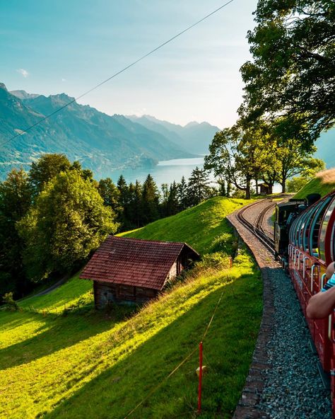 Yesterday I was in Brienz and wanted to go absolutely in Brienzer Rothorn and enjoy the ride with this small gear train it dampens and… Top Honeymoon Destinations, Honeymoon Locations, Nature Hd, Switzerland Travel, Travel Nature, Honeymoon Destinations, All The Way Up, Beach Sand, Beautiful Wallpapers